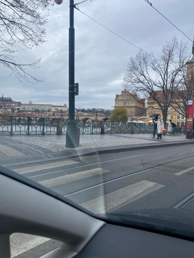 Appartement Ana Sehr Ruhig, Sehr Gross, Einfach Wohl Zu Fuehlen Prague